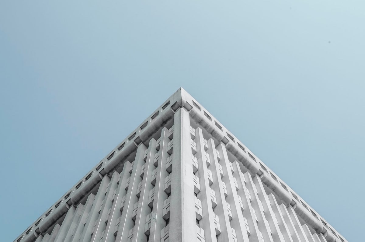 深圳球迷在王哲林罚球时大喊“沪上阿姨”，后者被干扰后不中