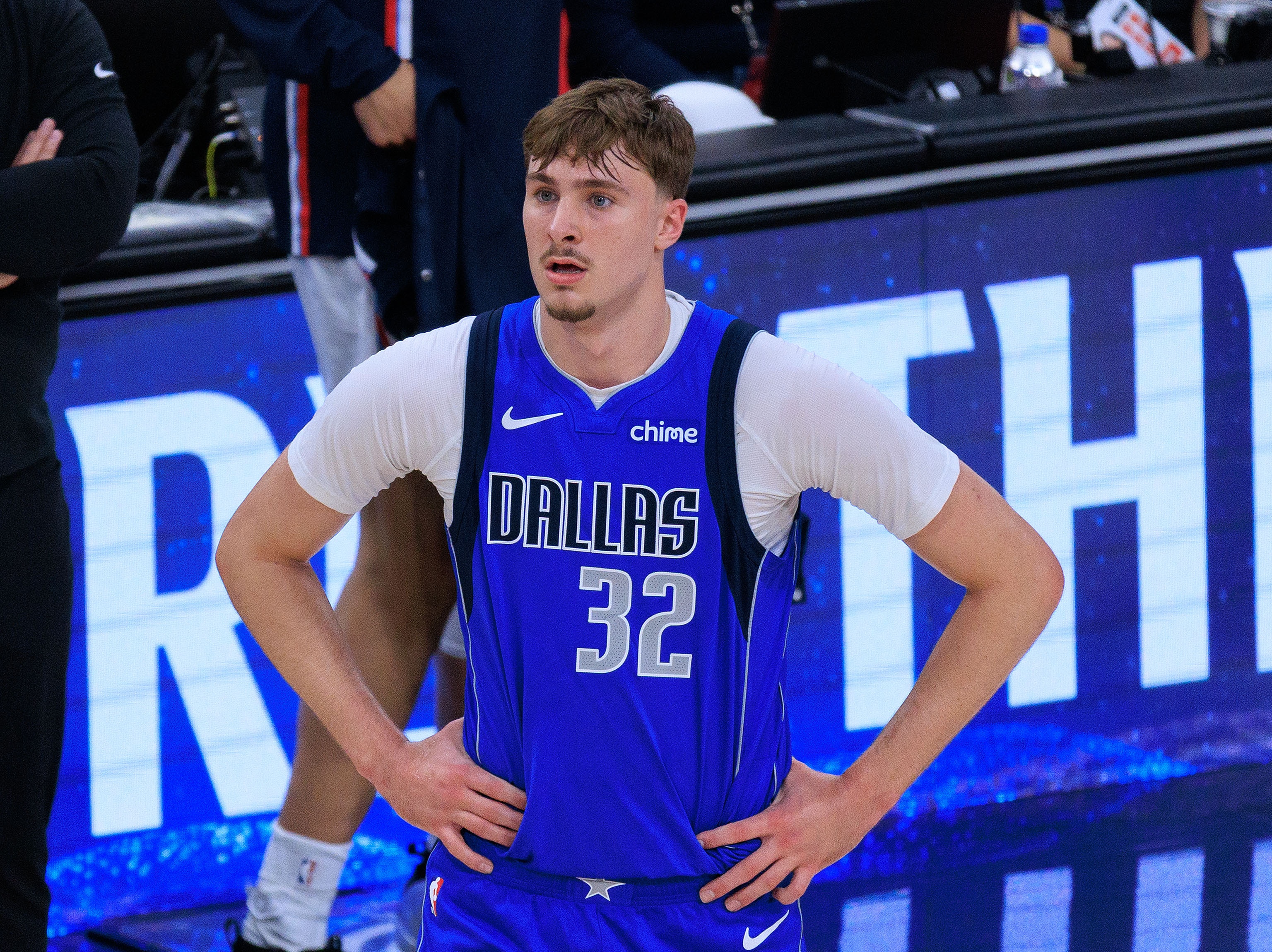 开云下载-弗拉格：我的新秀赛季表现还算不错 我的发挥稳定 全方位在进步